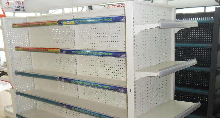 根據超市的空間大小我們選擇貨架尺寸也是不同的