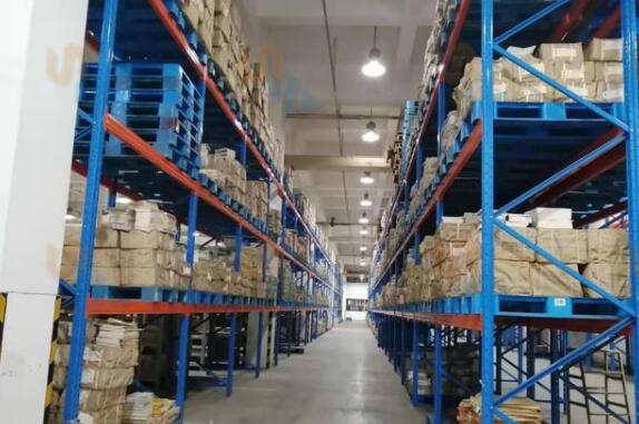 河北貨架廠家4種常見(jiàn)種類的托盤式貨架